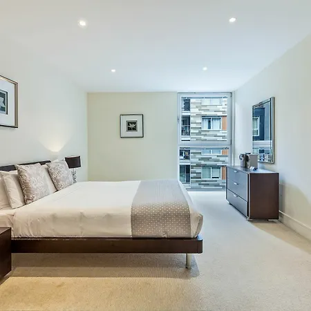 Ferienwohnung Lanterns Court By Bridgestreet